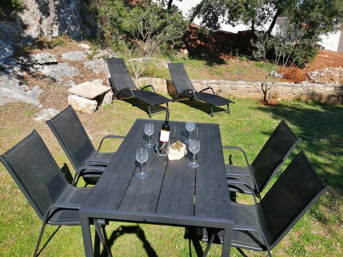 Apartmán Garden Pjescana Uvala Exteriér fotografie