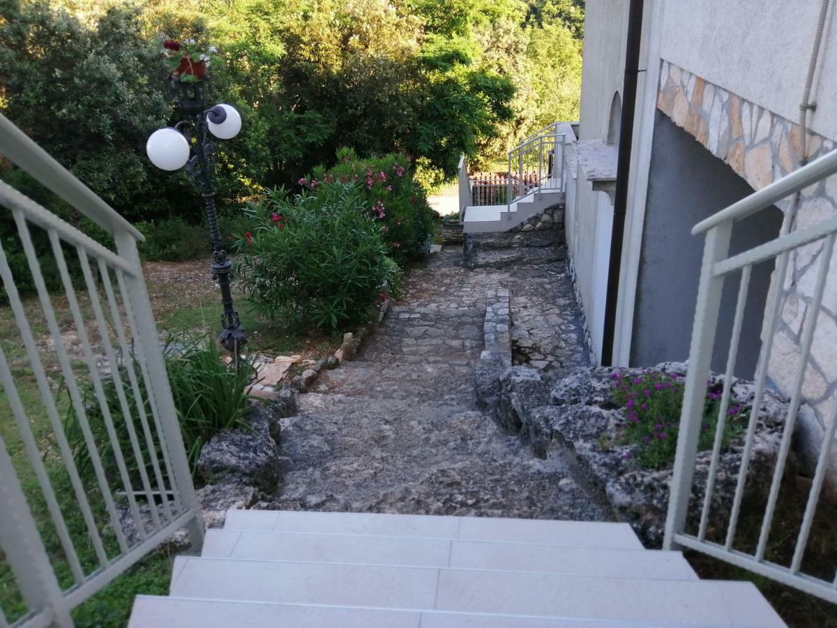 Apartmán Garden Pjescana Uvala Exteriér fotografie